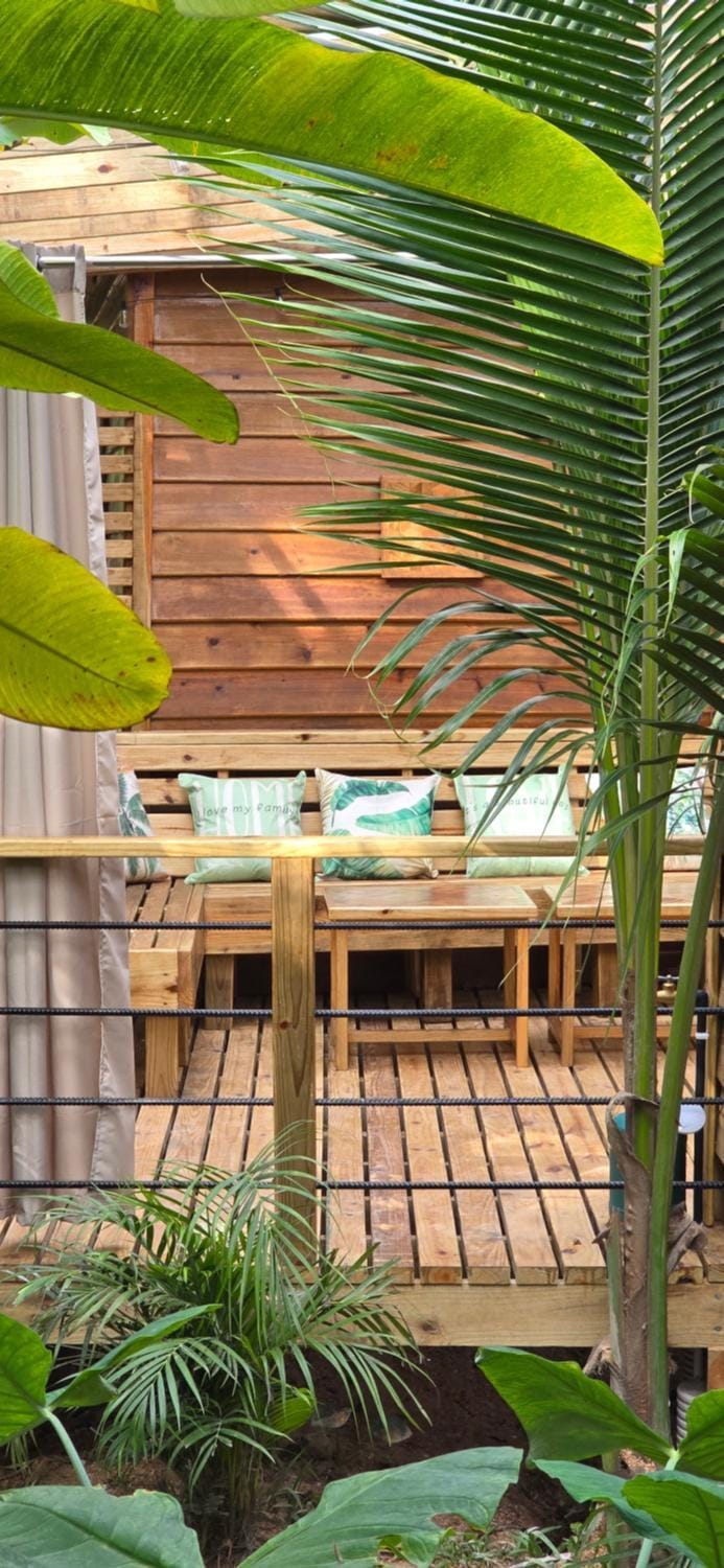 Bamboo Pool and Lodge Bed and Breakfast in Bocas del Toro Province