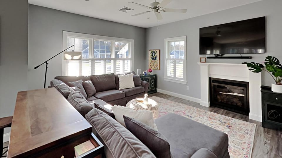 Communal lounge/ TV room, TV and multimedia, Living room, Seating area, Evening entertainment, fireplace