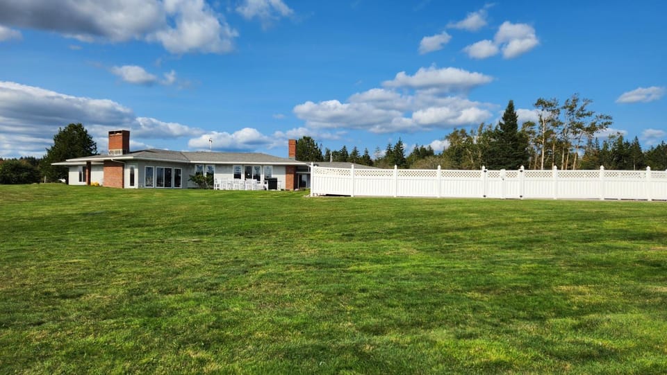Property building, Natural landscape, Garden, Garden view