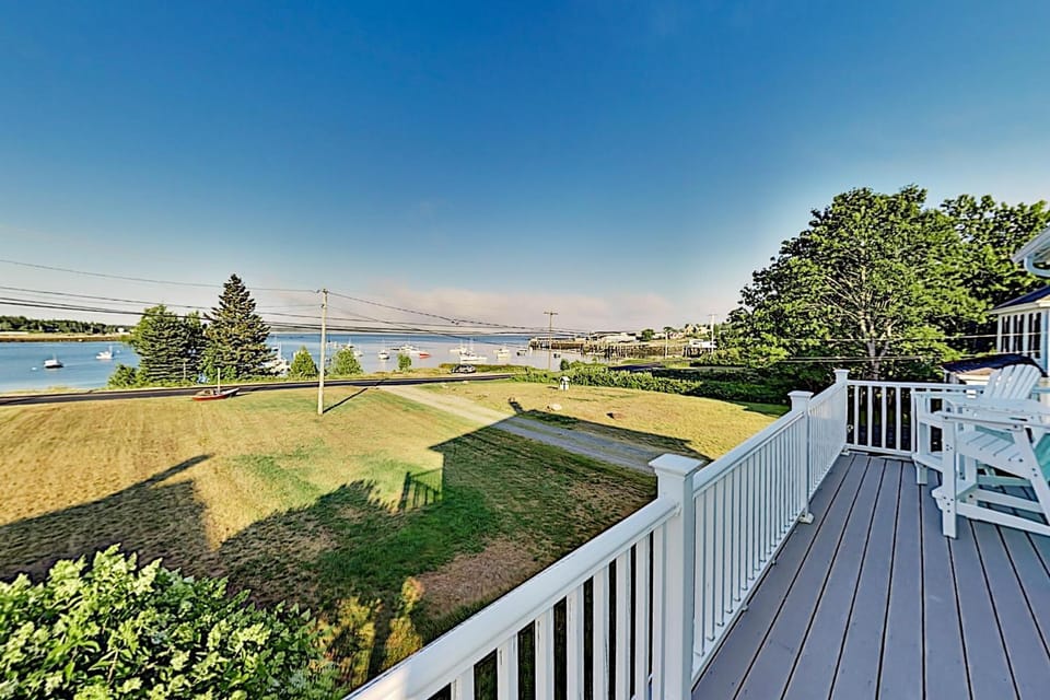 Nearby landmark, Natural landscape, View (from property/room), Balcony/Terrace, Sea view