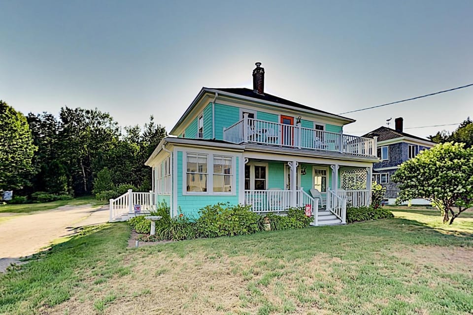 Property building, Natural landscape, Garden, Balcony/Terrace, Garden view, Parking