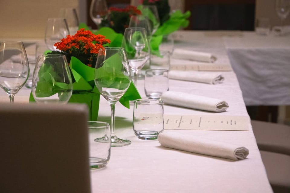 Restaurant/places to eat, Food and drinks, Food, Drinks, wedding