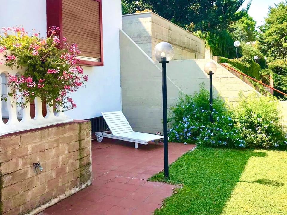 N195 - Numana, ampio pentalocale con giardino Apartment in Marche