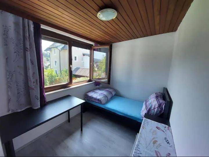 Bed, Photo of the whole room, Bedroom