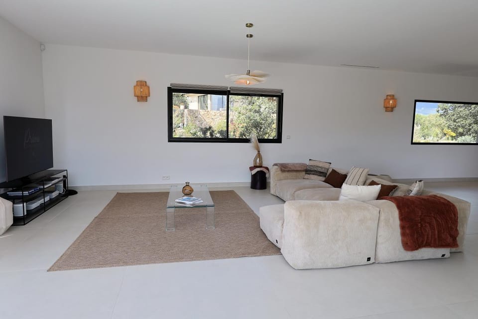 TV and multimedia, Living room, Seating area