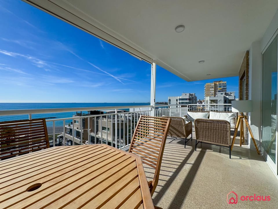 View (from property/room), Balcony/Terrace, Seating area, Dining area, Sea view