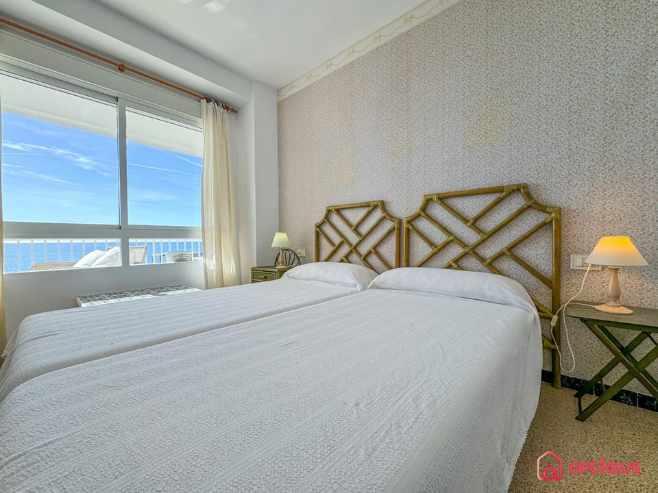 Bed, Bedroom, Sea view