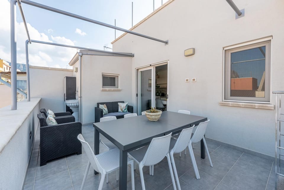 Patio, Day, View (from property/room), Balcony/Terrace, Dining area