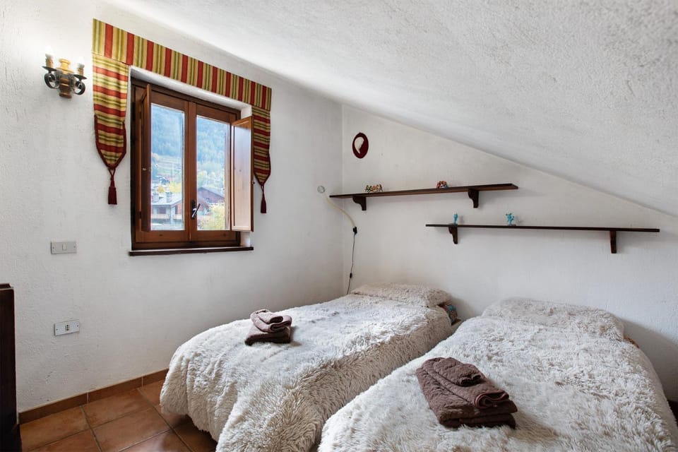 Property building, Living room, Bedroom