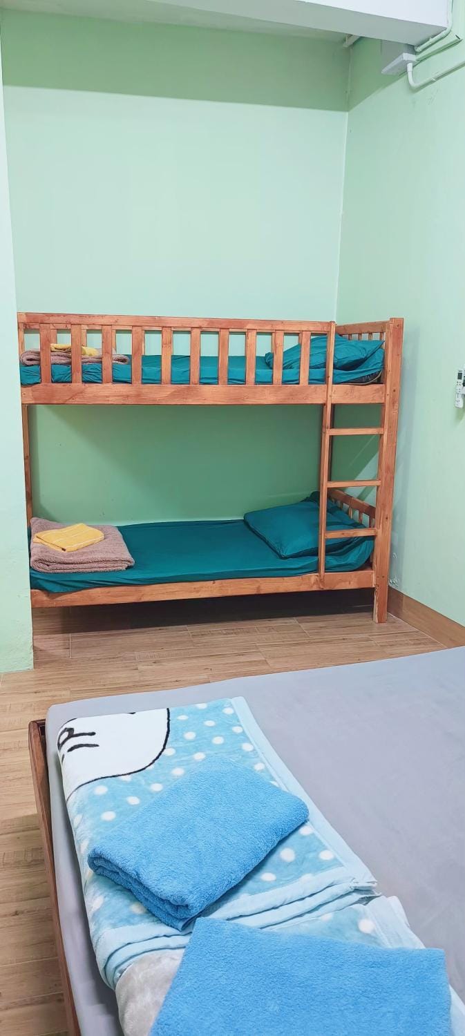 โฮมสเตย์บ้านเจ๊พราวน้องพีร์จัง Vacation rental in Thailand