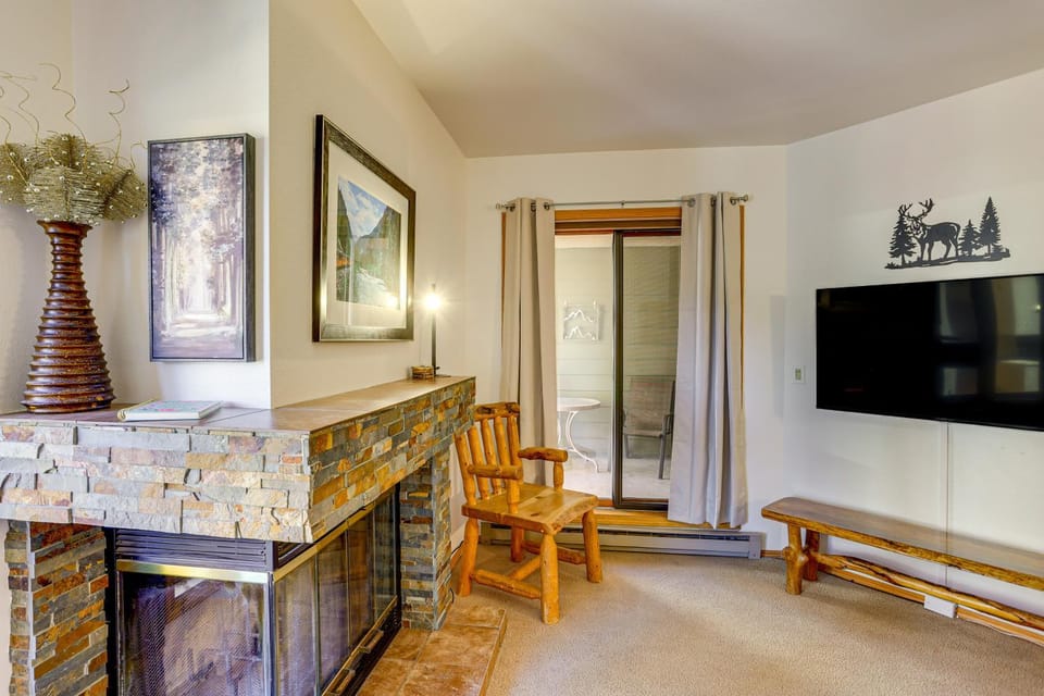 Walk to Ski Lift: Condo w/ Hot Tub in Durango! House in Purgatory