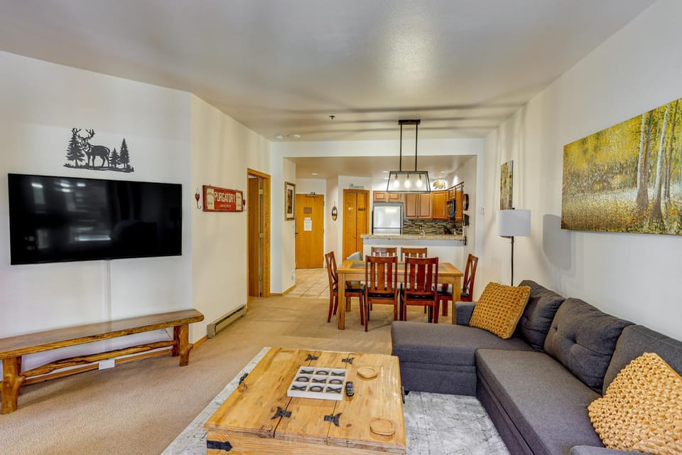 Walk to Ski Lift: Condo w/ Hot Tub in Durango! House in Purgatory