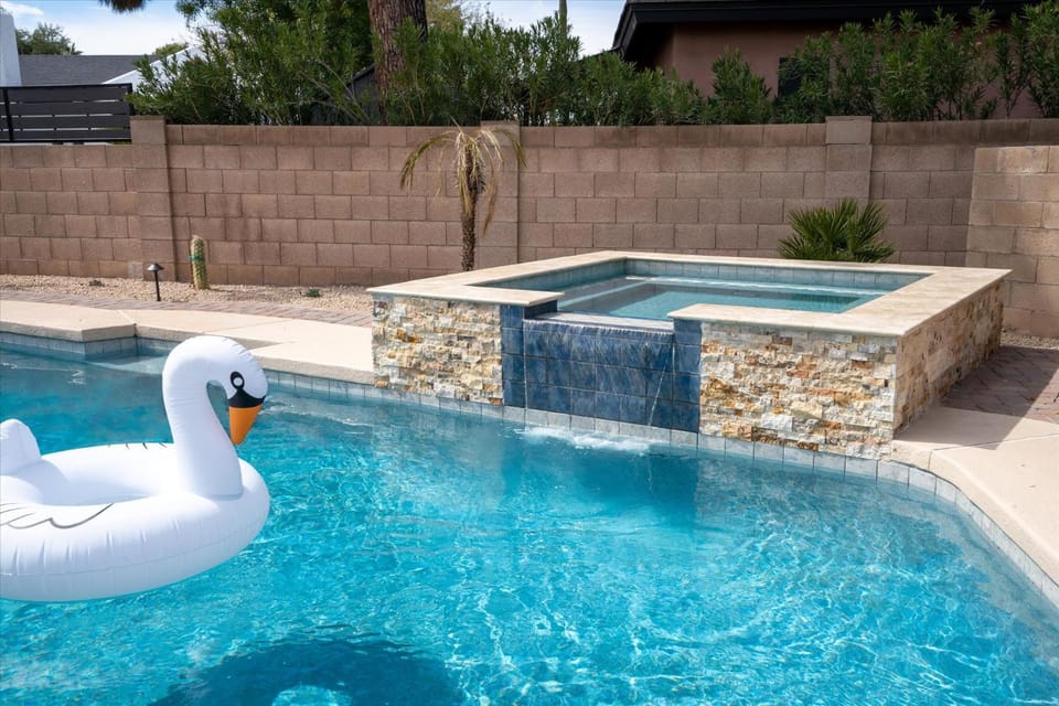 Moon Valley-Pool Spa Foosball Ping Pong PutPut House in Phoenix