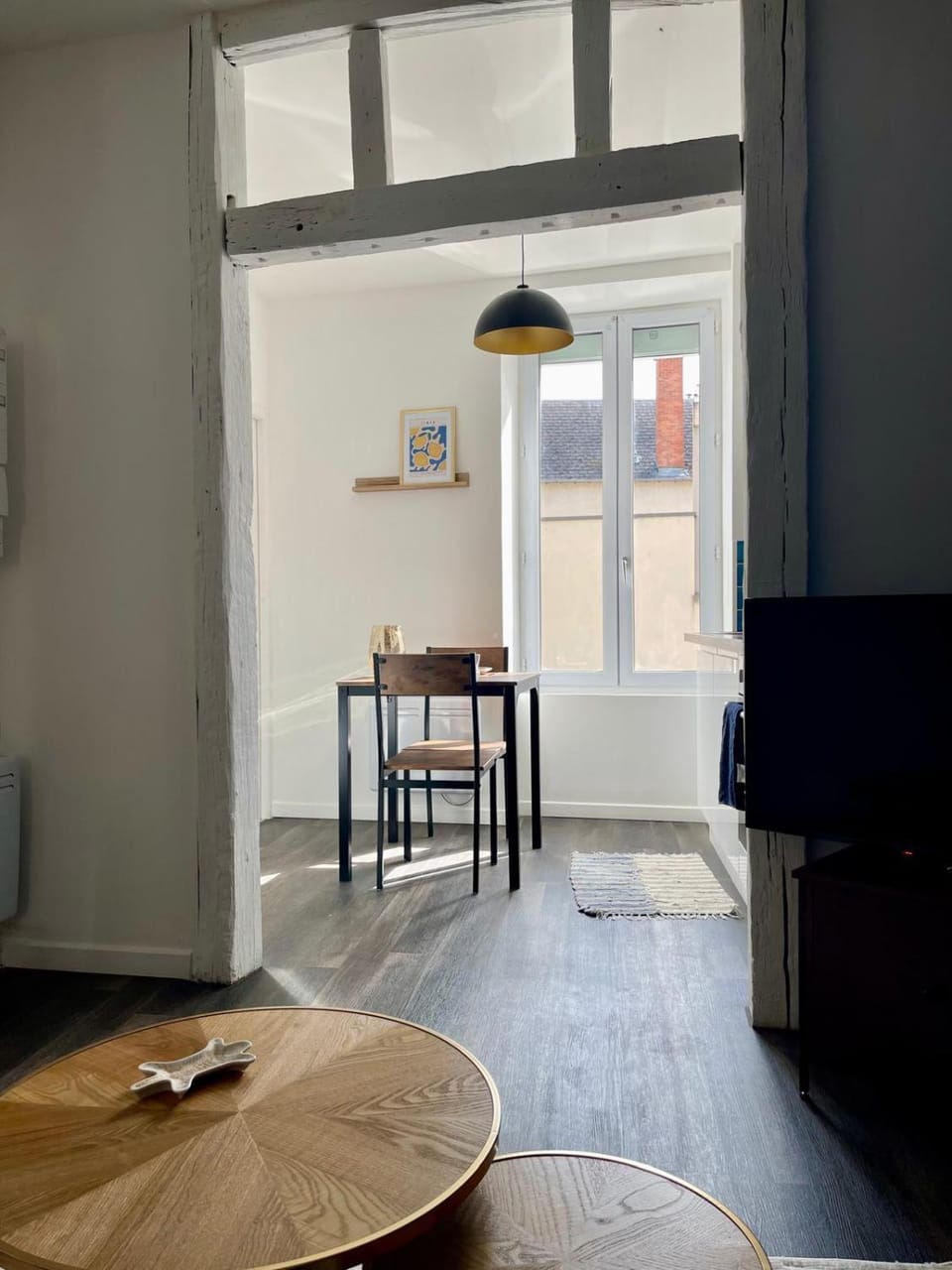 Living room, Seating area, Dining area