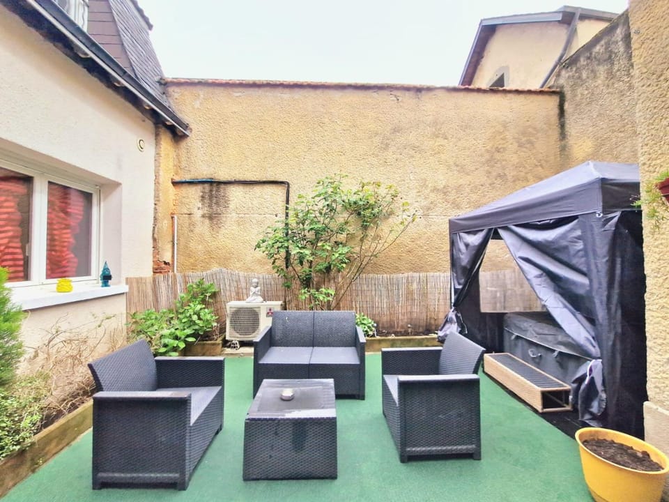 Property building, Patio, Garden view