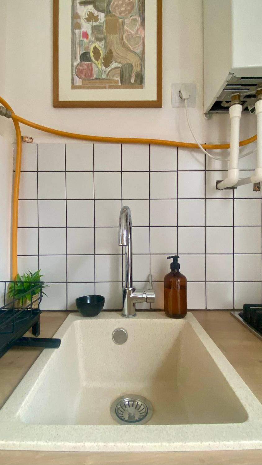 Kitchen or kitchenette