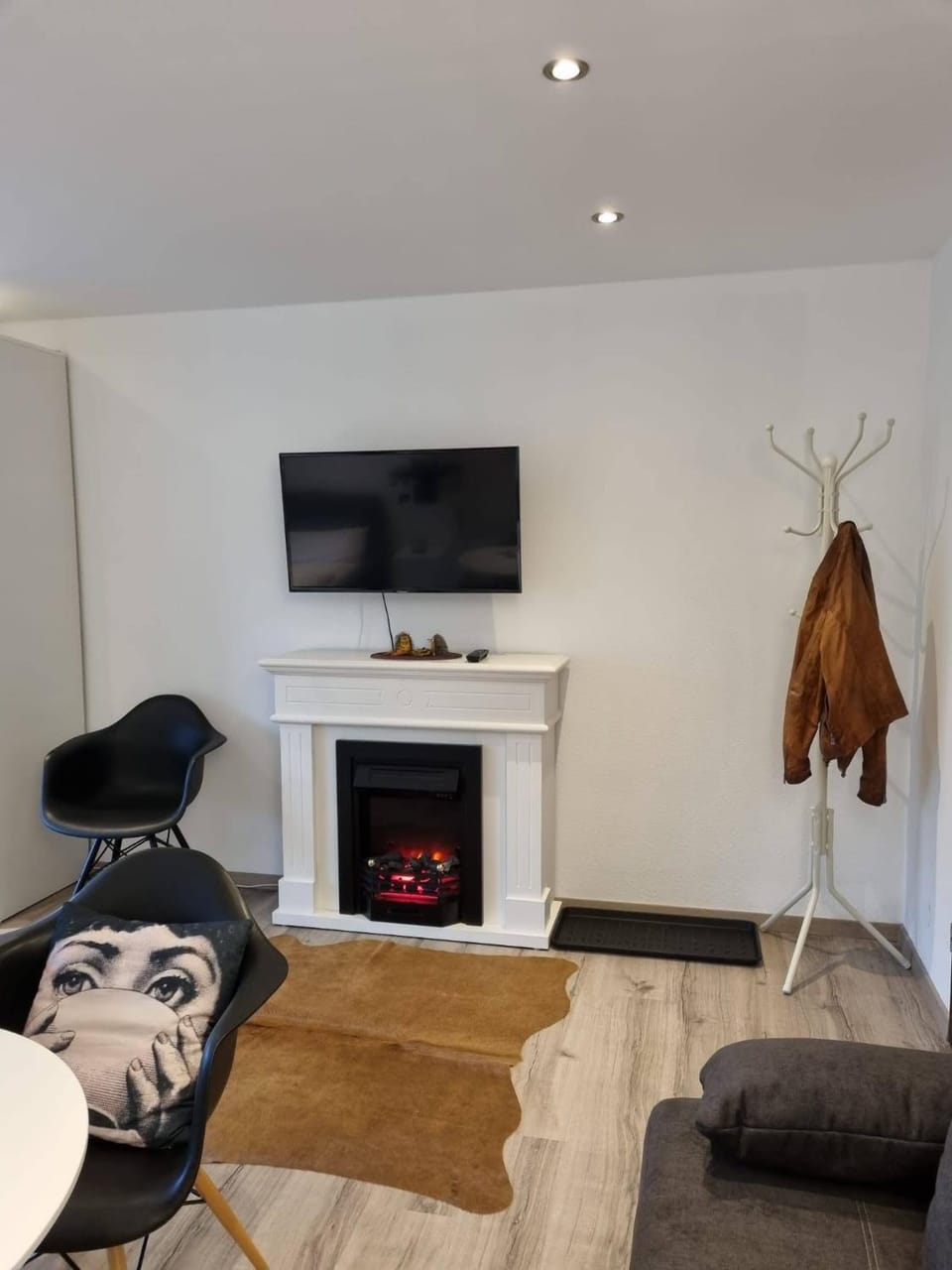 TV and multimedia, Seating area