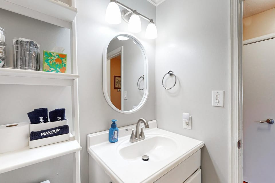Work & Play! Home 1 Mi to Dtwn & Central Market House in Pennsylvania