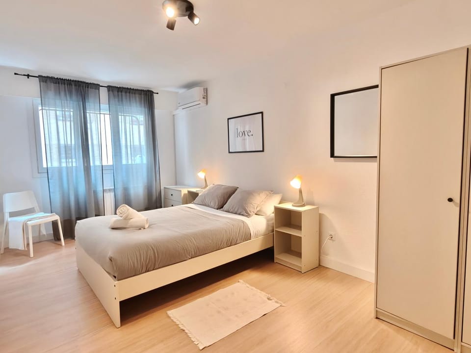 Bed, Photo of the whole room, Bedroom, towels, wardrobe