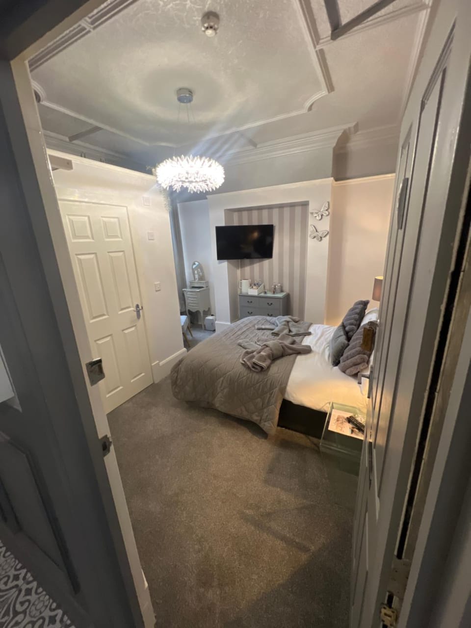 The Butterfly Guest House Bed and Breakfast in Porthcawl