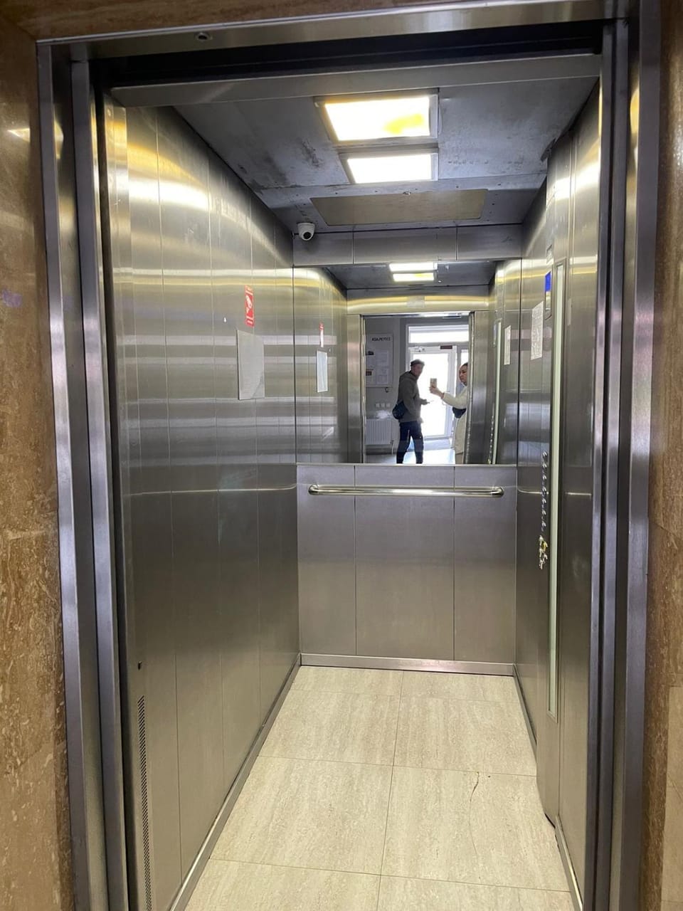 Facade/entrance, elevator