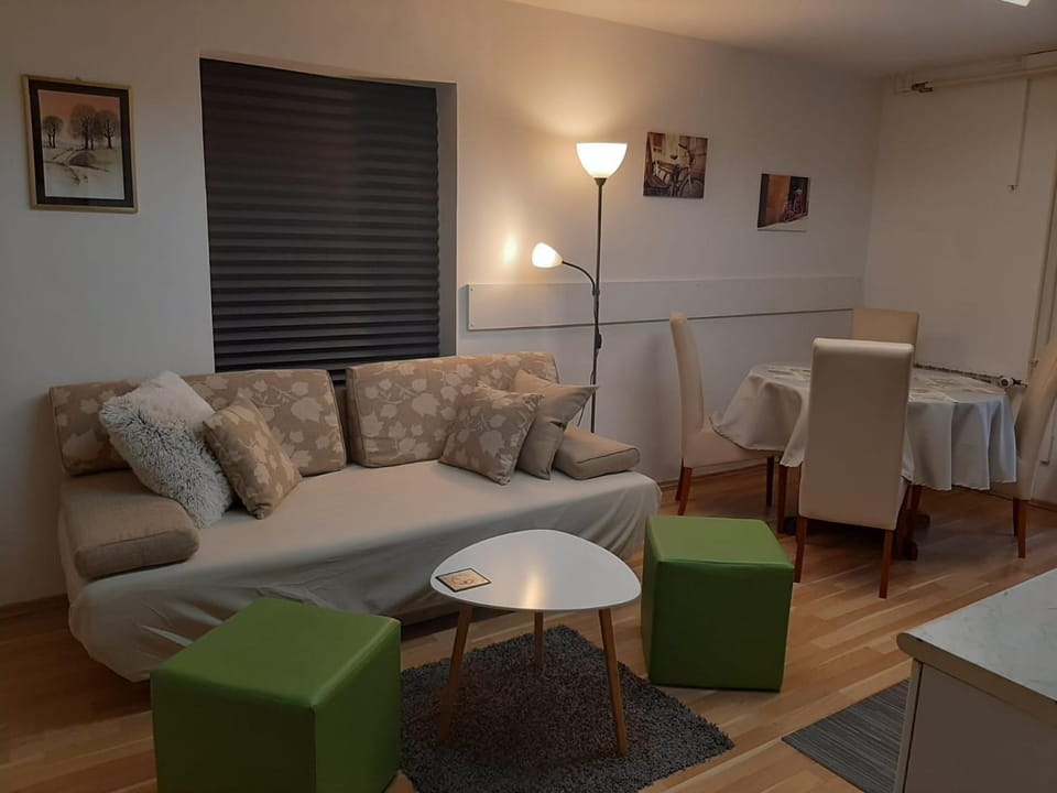 Apartment & Rooms Miboti Bed and Breakfast in Slovenia