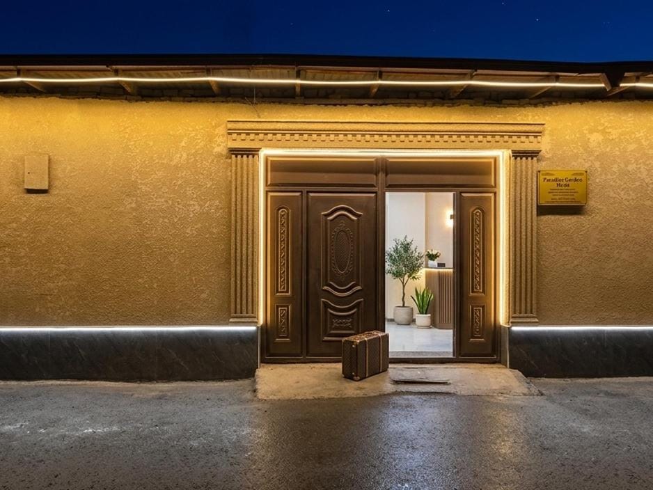 Facade/entrance, Night