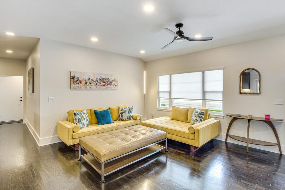 Stylish & Modern Lenexa Haven w/ Fire Pit & Deck! House in Lenexa