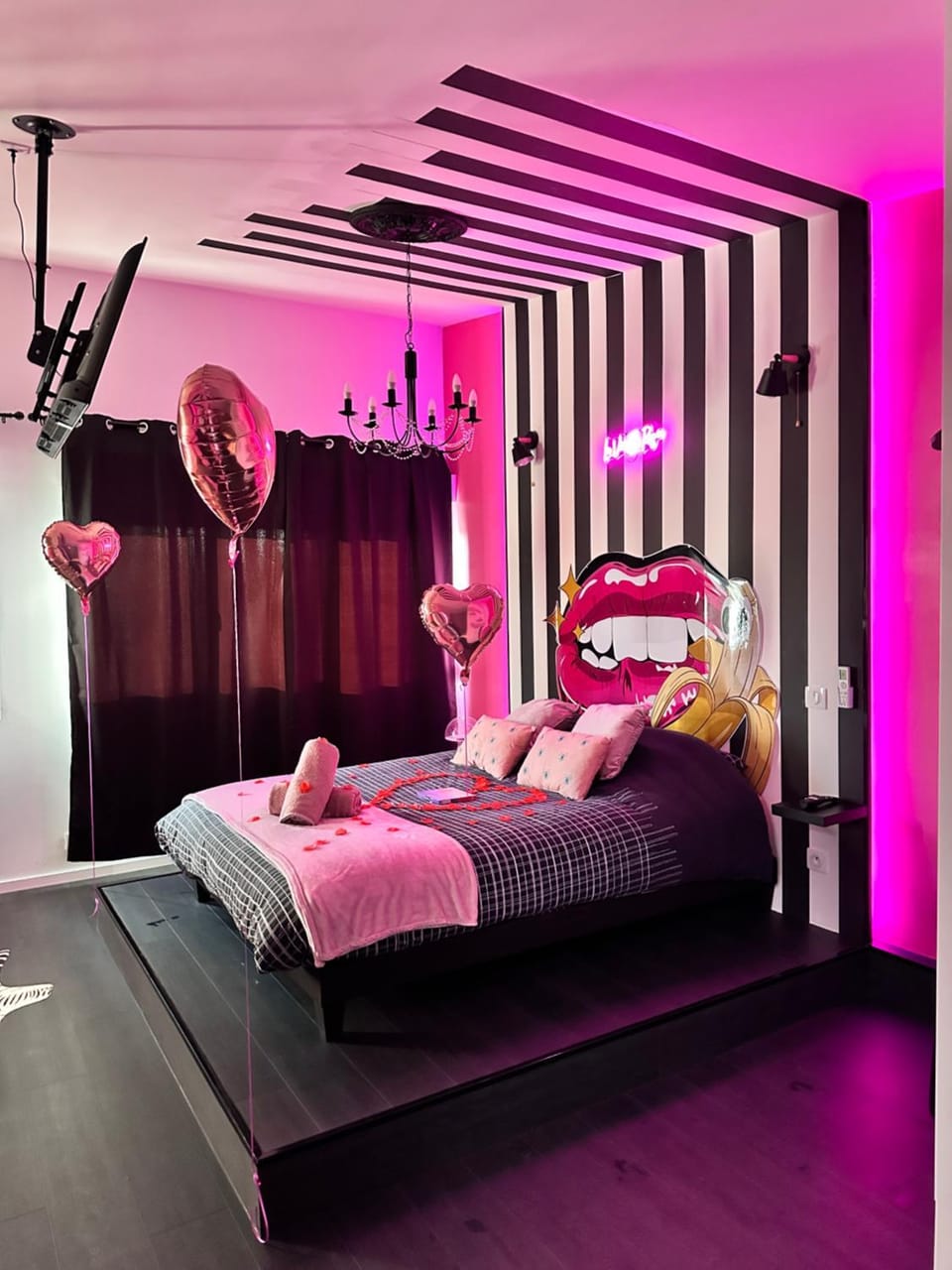 Maison 60 m2 Loveroom romantique avec jacuzzi privé à 10 min de Nancy et jardin privé Apartment in Grand Est