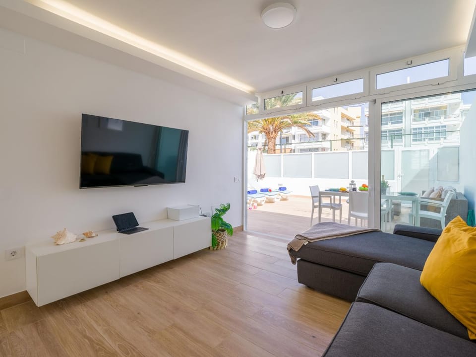 Communal lounge/ TV room, Living room