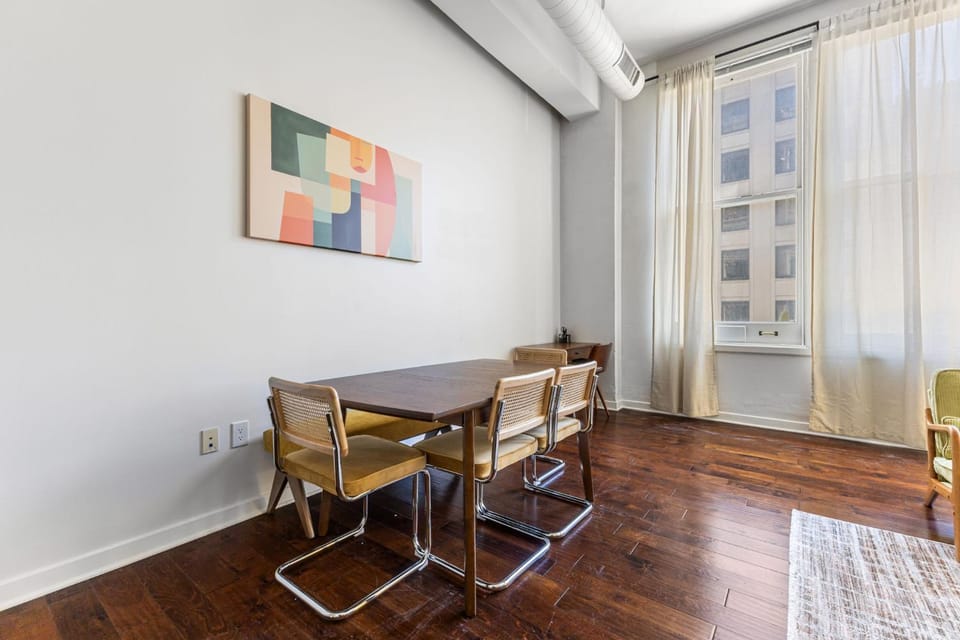 Seating area, Dining area