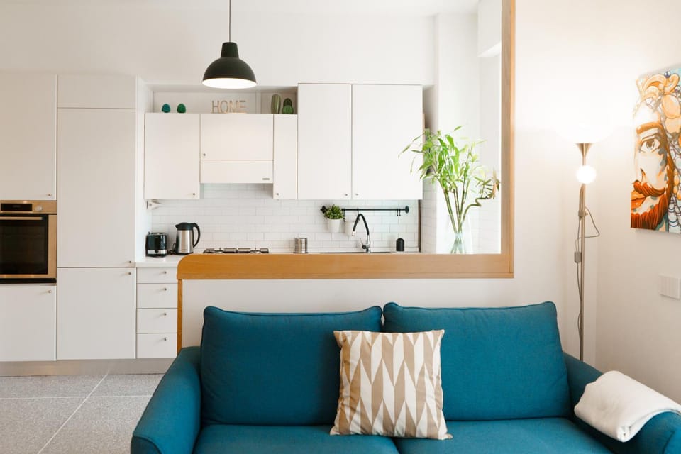 Kitchen or kitchenette, Living room, Seating area, Dining area, stove