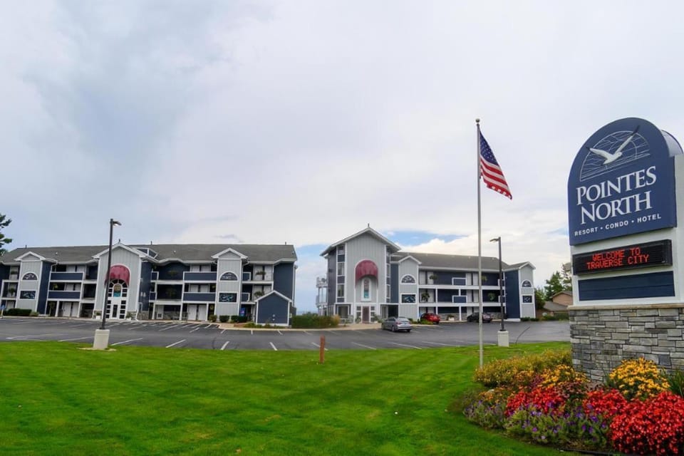 Pointes North 108- Grand Traverse Bay-Traverse City House in Michigan