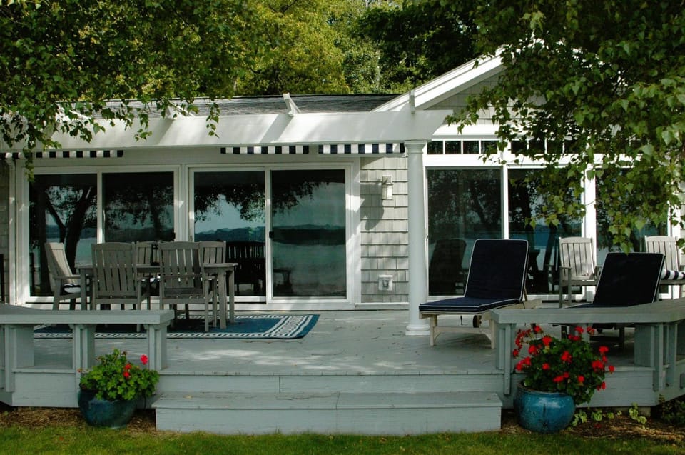 Brookhaven House House in Glen Lake