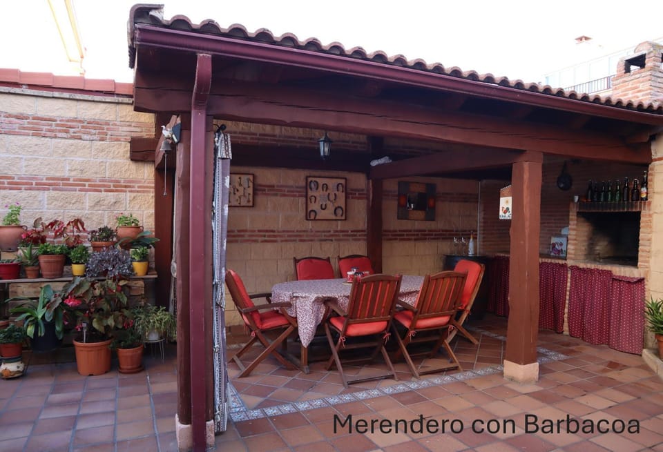 Property building, Patio, Day, Night, BBQ facilities, Dining area