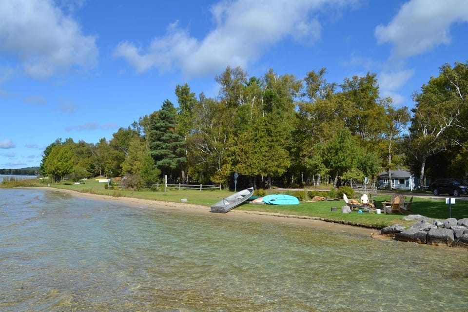 Brookhaven 4 House in Glen Lake