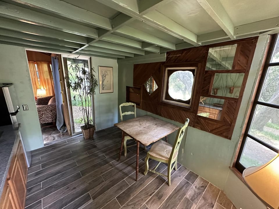 Topanga Wonderland Cottage Chalet in Topanga