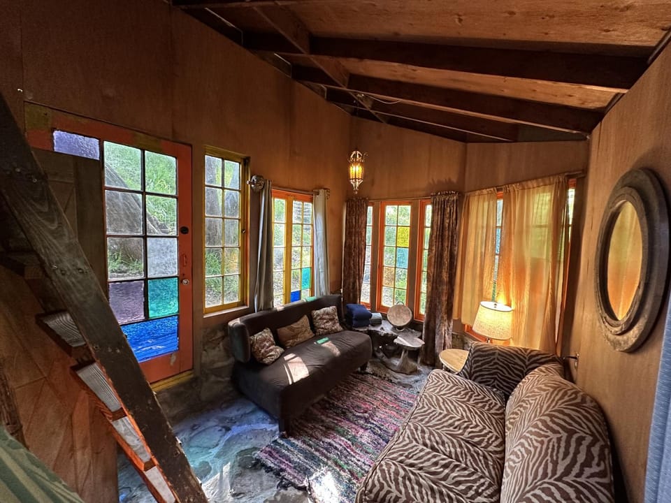 Topanga Wonderland Cottage Chalet in Topanga