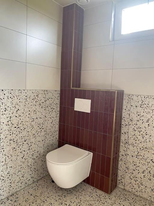 Toilet, Bathroom
