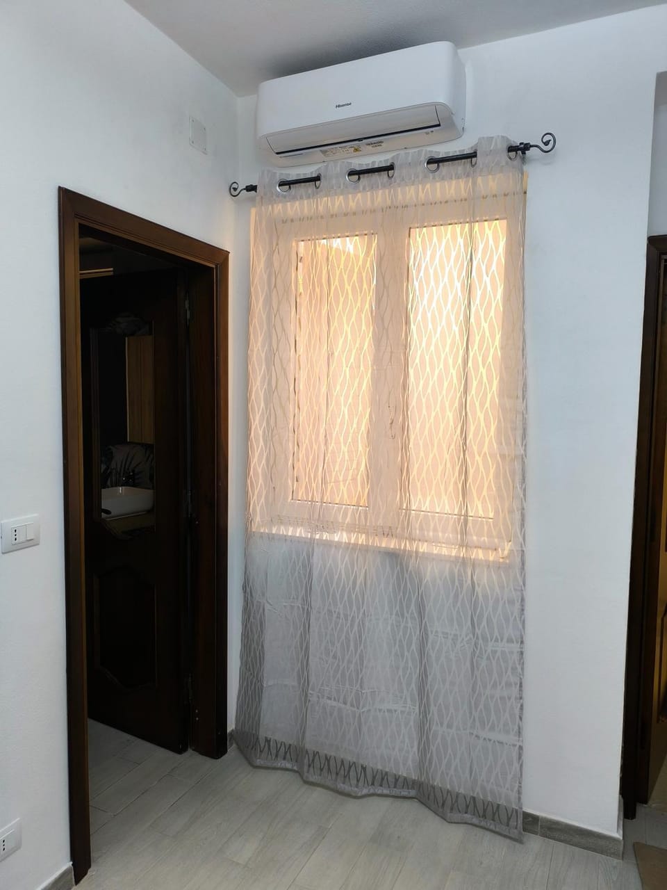 Bedroom, air conditioner