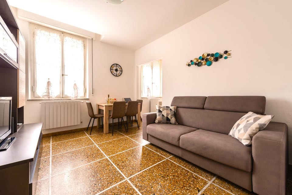 TV and multimedia, Living room, Dining area