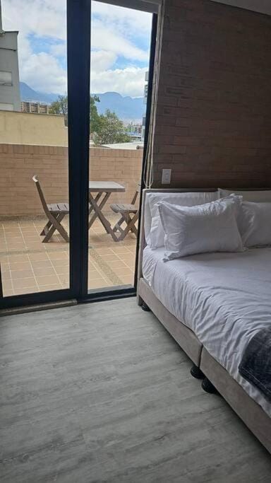 Céntrico y moderno apartaestudio en Quinta Paredes Apartment in Bogota