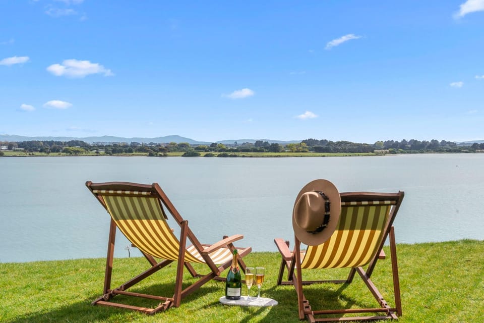Lake view, Mountain view, sunbed