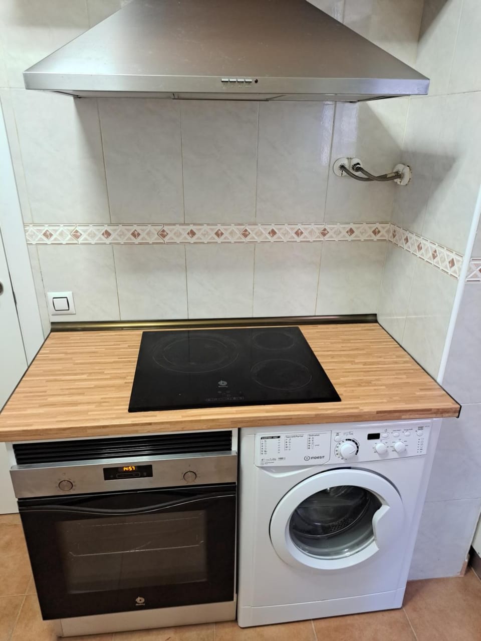 Tu Casita en el Pantano de San Juan House in Community of Madrid