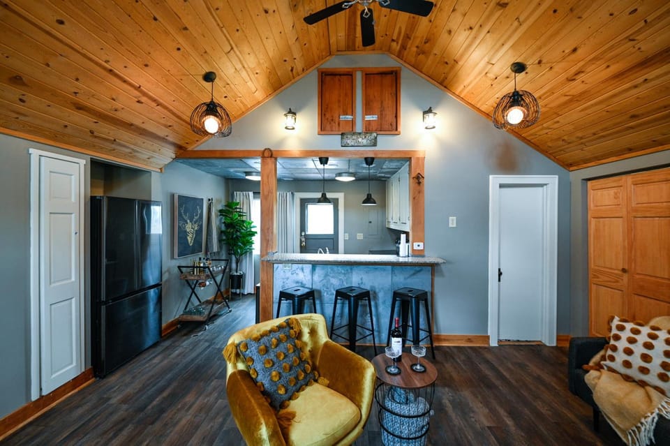 Charming Benson Home - Sleeps 5 Hot Tub! House in Omaha