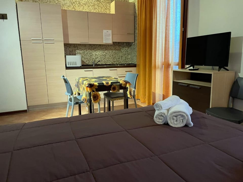 View (from property/room), Photo of the whole room, Bedroom
