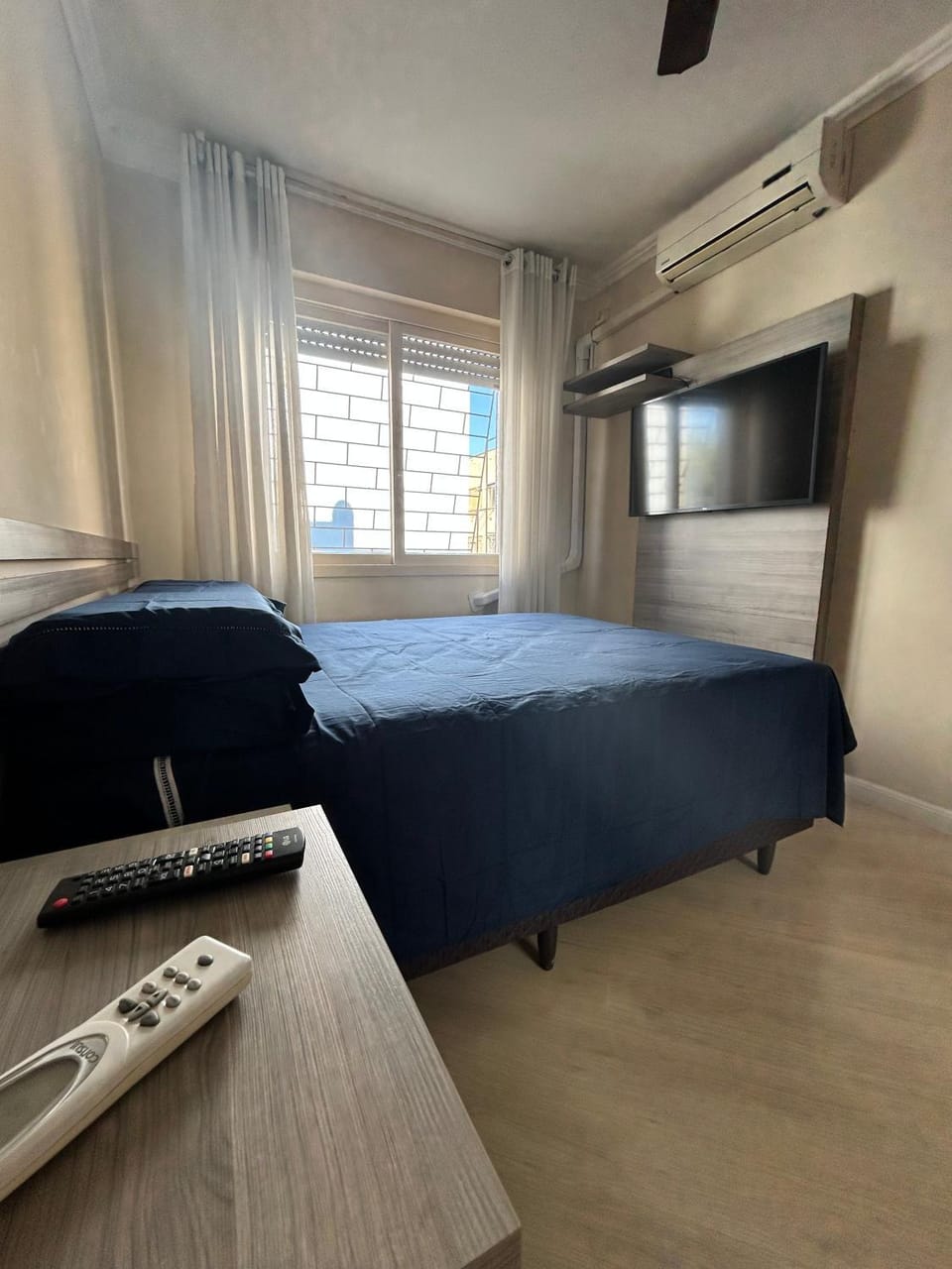 Bed, TV and multimedia, Photo of the whole room, Evening entertainment, Bedroom