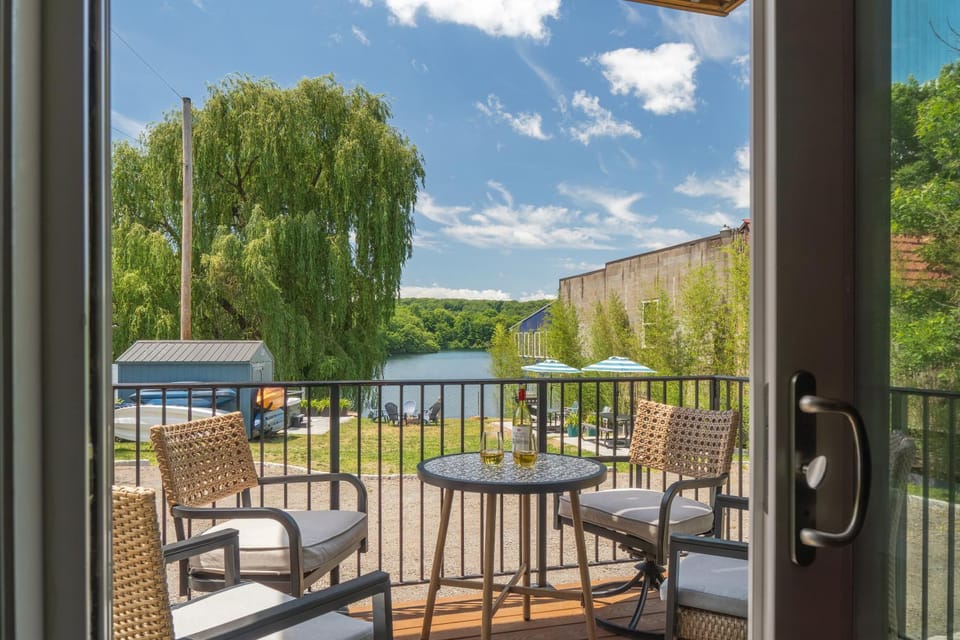 Day, View (from property/room), Balcony/Terrace, Seating area, Lake view, Mountain view