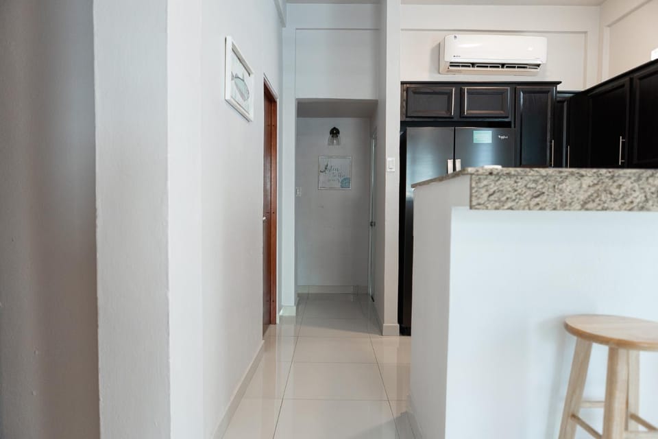 101- Renovated City GEM near the beach with free parking Apartment in San Juan