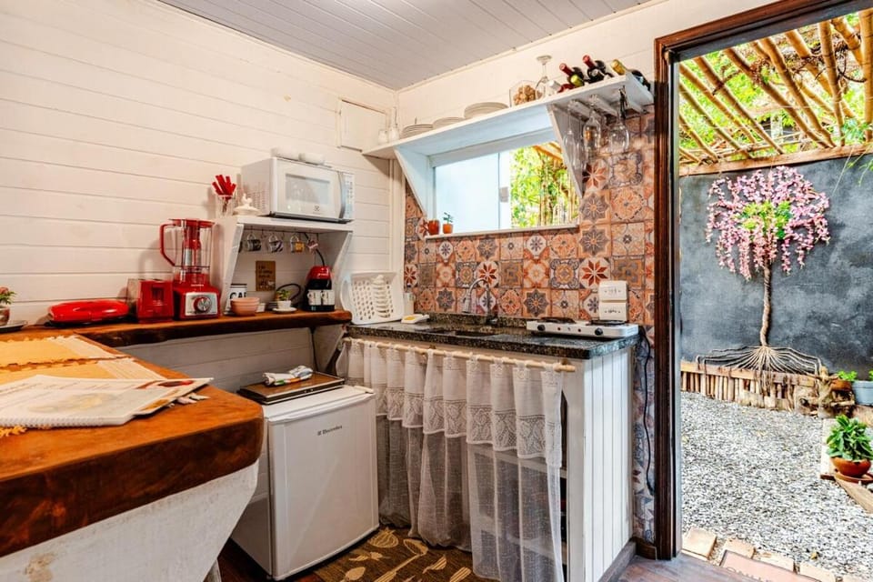 Kitchen or kitchenette, minibar, pet friendly, stove